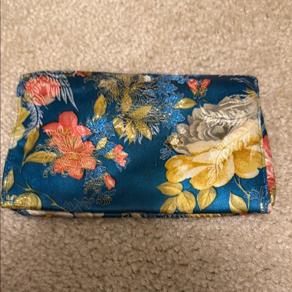 Urban Outfitters Kimchi Blue Floral Women's Wallet